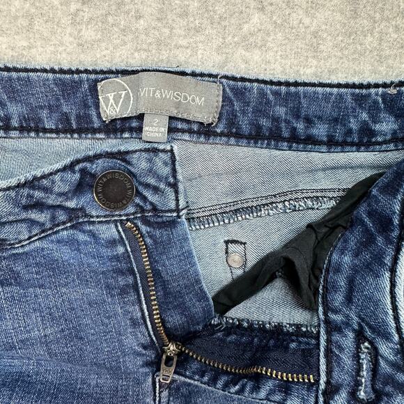 Wit & Wisdom Jeans SZ 2 Medium Wash Denim Frayed Hem Floral Embroidered Low Rise - Picture 2 of 9